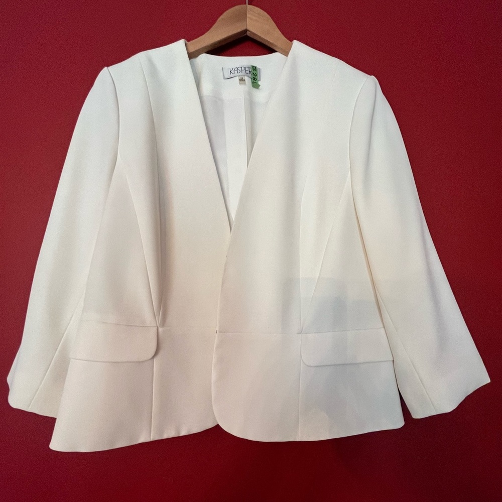 Kasper cream jacket, size 16